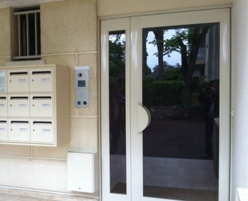 Porte d'allées d'immeubles - Service régies lyon Porte d'allées d'immeubles - Service régies lyon